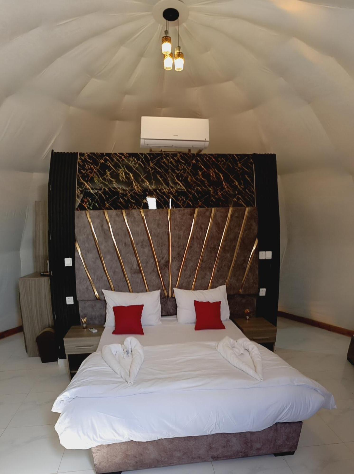 Titanic Camp Wadi Rum Exterior foto